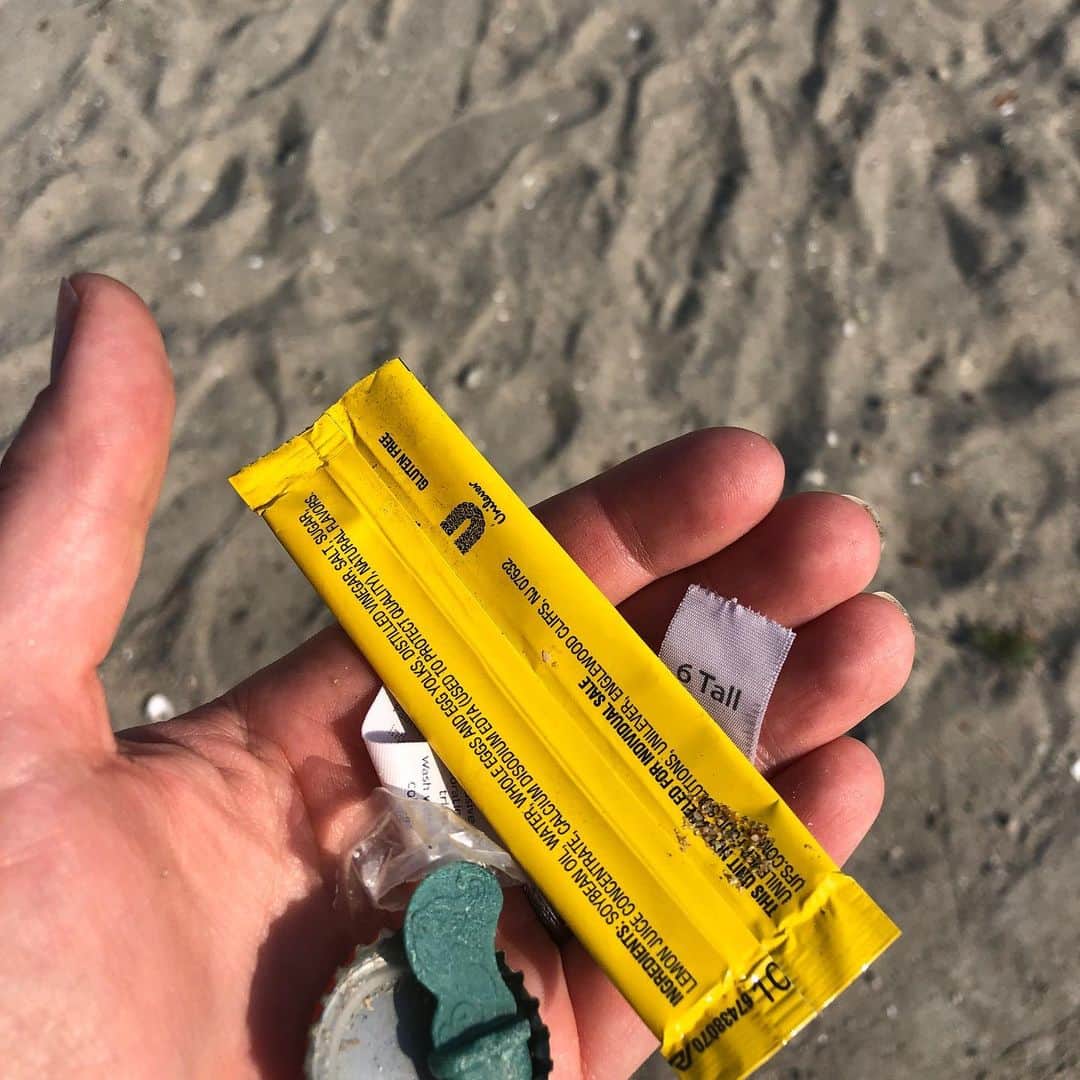 メリッサ・ジョーン・ハートさんのインスタグラム写真 - (メリッサ・ジョーン・ハートInstagram)「Picked this up at the beach yesterday. When you visit a beach (or park) remember to @take3forthesea! Take your trash with you and find at least 3 more pieces to help keep our water ways free of debris and pollution. #Take3fortheSea」7月29日 20時19分 - melissajoanhart