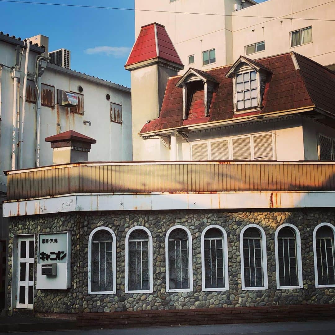 のインスタグラム：「昭和の面影 #昭和レトロ#建物探訪#港町」