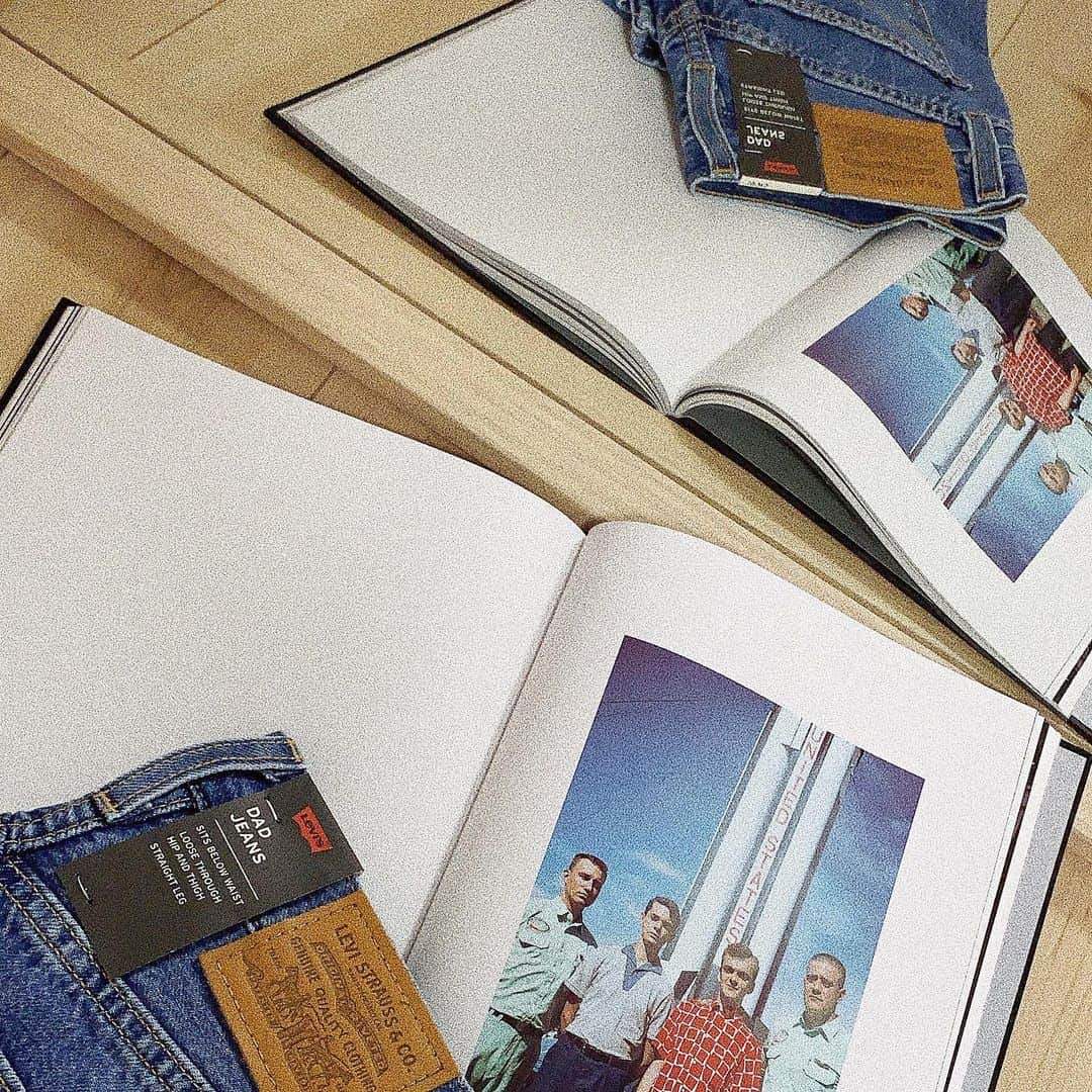 ukapiのインスタグラム：「. . LEVI'Sから新発売された、DAD JEANSの キャンペーンに参加させてもらってます🥺 . また履いた感じはWEARにあげます👖 . DAD JEANSのゆるっとした感じが 可愛いすぎて🧞‍♂️💛 . . #リーバイス#DADJEANS#ダッドジーンズ」