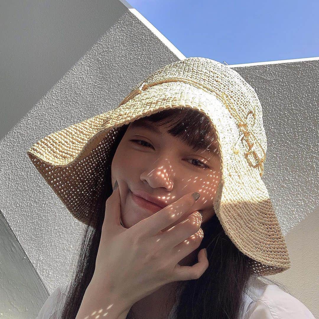 shihori.kathleenのインスタグラム：「. にゅーーん😽 . ひょーーーん あぢーーーー🐝  夏。月曜日がんばろーーーうね うね🌞👩🏻‍🌾」