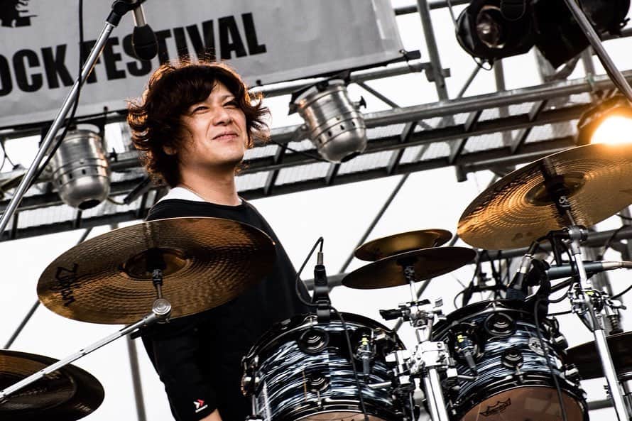 HIROSHIのインスタグラム：「OGA NAMAHAGE ROCK FESTIVAL vol.10 呼んでくれた山嵐、スタッフのみなさんほんとうにありがとうございました。 最高に楽しかった。 もちろん打ち上げも! また男鹿に帰ってきます。 その時は宜しくです!!!!! photo by @ishii_maki  #onrfx」