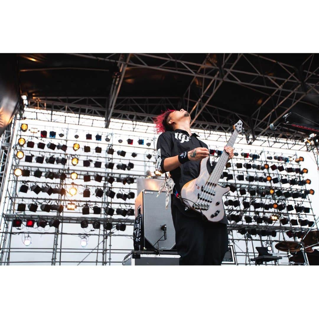 侑威地さんのインスタグラム写真 - (侑威地Instagram)「‪OGA NAMAHAGE ROCK FESTIVAL 2019 vol.10@秋田県男鹿市船川港内特設ステージ  photo by @kawado_photo  #onrf #rottengraffty #桜井食堂美味すぎ」7月29日 11時54分 - yuichi_rotten