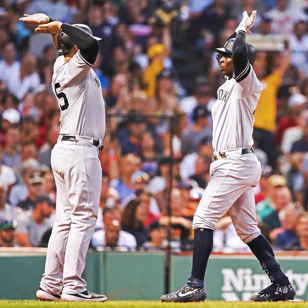 ニューヨーク・ヤンキースさんのインスタグラム写真 - (ニューヨーク・ヤンキースInstagram)「Sunday Knight Baseball.」7月29日 12時23分 - yankees