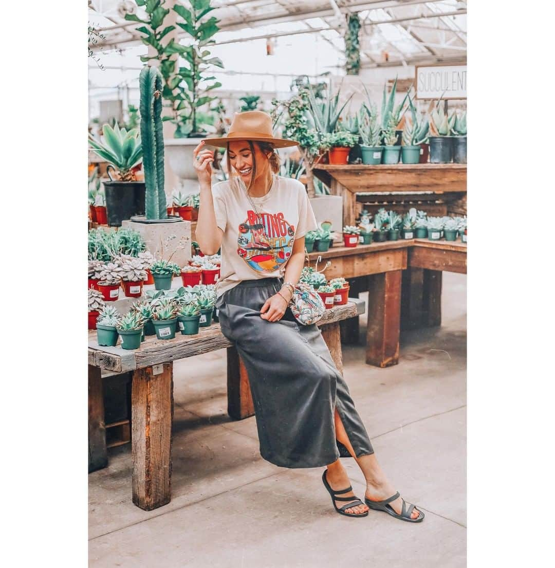 クロックス（crocs）さんのインスタグラム写真 - (クロックス（crocs）Instagram)「ゆるゆる過ごしたいそんな日は🌵 ラフコーデにSwiftwater Sandal💕✨ #Crocs #クロックス #SummerOfCrocs #ootd #ラフコーデ」7月29日 13時01分 - crocsjp