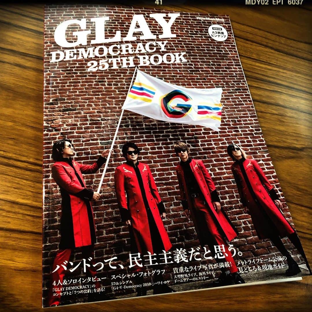HISASHIさんのインスタグラム写真 - (HISASHIInstagram)「GLAY DEMOCRACY 25th.BOOK 完成♪」7月29日 13時04分 - hisashix