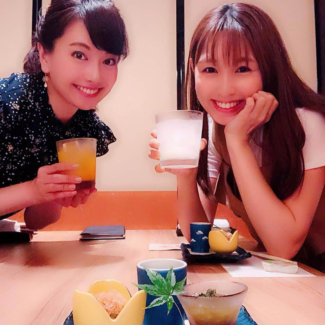 新垣泉子さんのインスタグラム写真 - (新垣泉子Instagram)「みなみちゃんとごはん♡  同い年のみなみちゃん☆ いつまでも可愛くて、競馬に真面目で勉強家☆ そして、な〜んか気が合うんですよね(^.^)☆ いつもどうにか時間をつくってご飯に誘ってくれます(o^^o)☆ お互いの近況報告ができて楽しい時間でした(^-^)☆ #松中みなみ ちゃん #みなみちゃん #同い年 #仕草が可愛い #笑顔が可愛い #でも性格は男前？ #とにかく可愛い #kawaii  #大好き #love #競馬タレント #万馬券クイーン #福岡グルメ #博多グルメ #薬院グルメ #まな板の上の旬ぽぽぽん  #kaka #チーズケーキ #tnc #アナウンサー」7月29日 13時05分 - motoko.arakaki