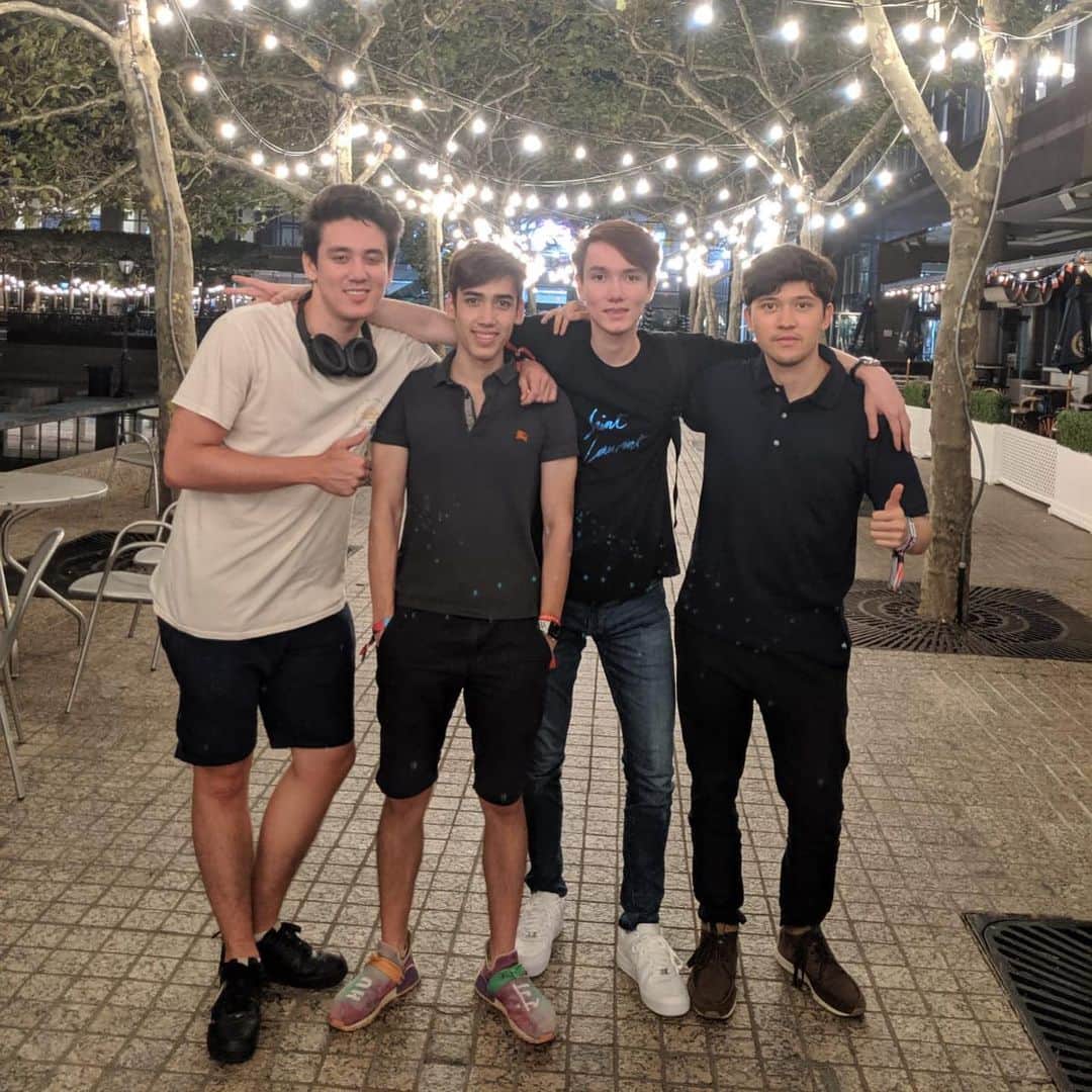 トムのインスタグラム：「ニューヨーク最後の夜!! 🗽もっと長くいたいー🥺 また来るか!!w 次はまた日本へ ✈️」