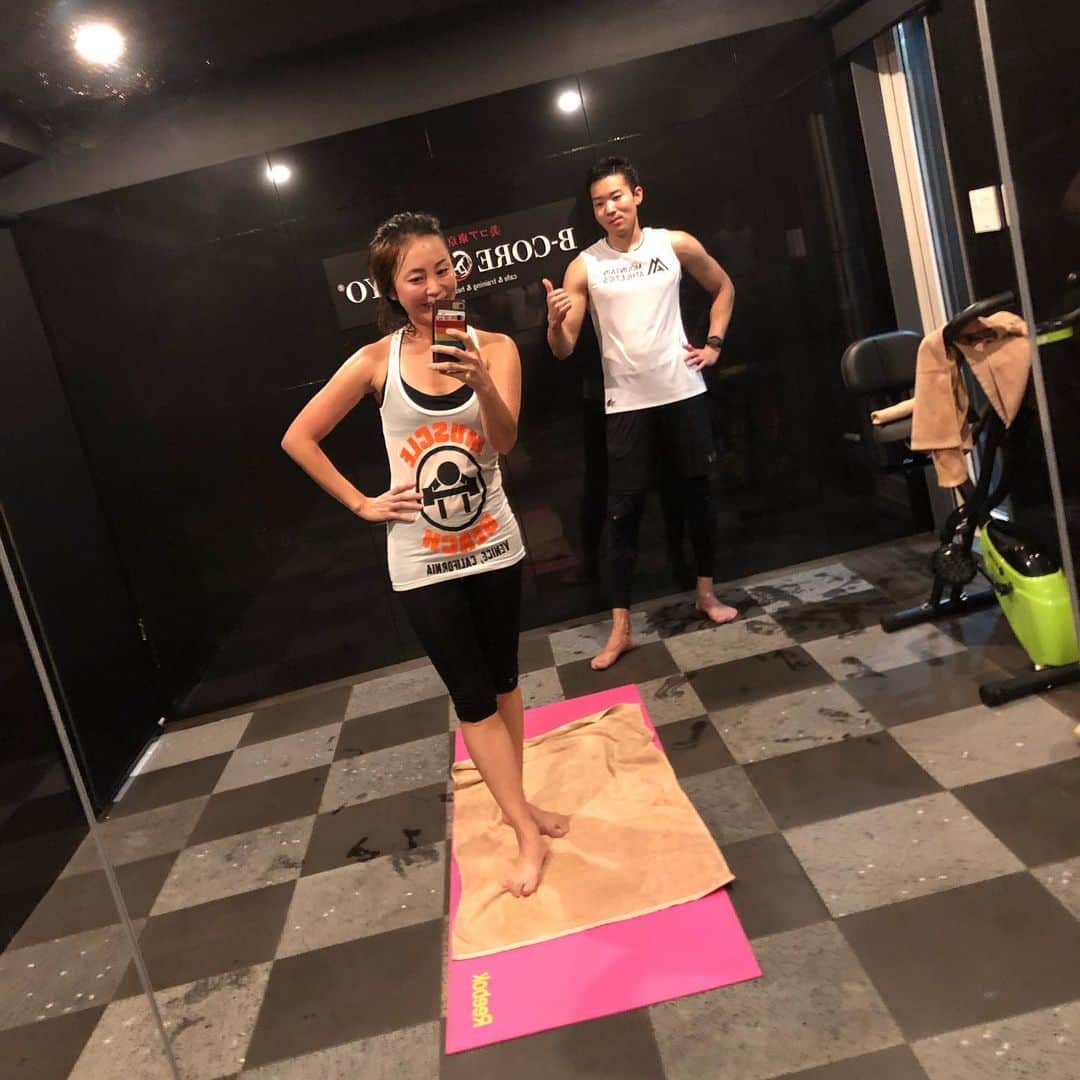 のインスタグラム：「#トレーニングはしご 😁 ランでキックボクシング🥊 →マグマの上で筋トレ💪@ #美コア あースッキリしたーー❗️ 具合悪い時こそ体動かさなきゃね😉 #トレーニング  #アスリート女医 #トライアスリート女医 #美容アンチエイジング専門医 #黒田愛美」