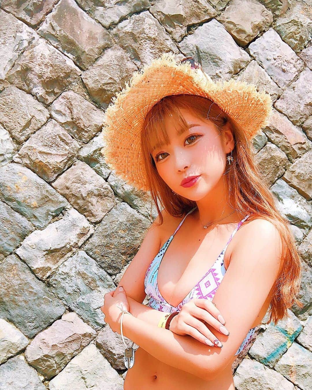 やしろななさんのインスタグラム写真 - (やしろななInstagram)「👒💗🌴 この麦わら去年から使いすぎて しなしなしてきた😃 ・ #海 #由比ヶ浜」7月29日 13時31分 - 8467_0