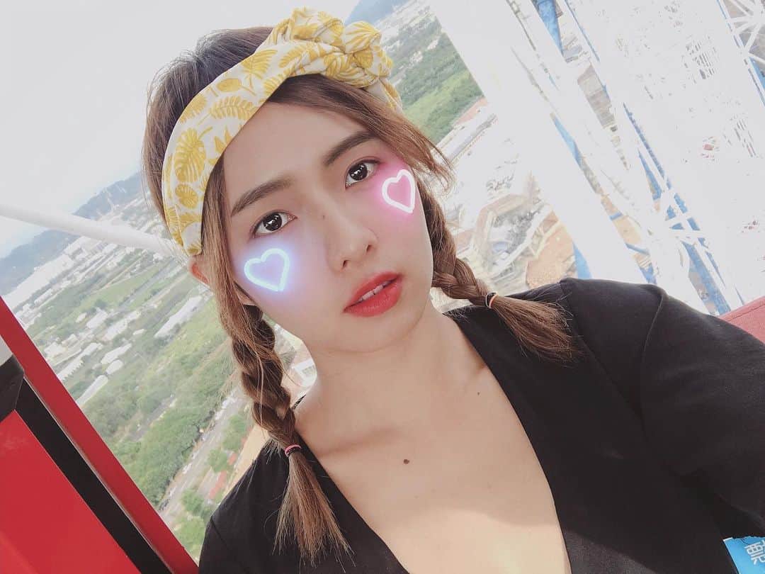Dewi Chienさんのインスタグラム写真 - (Dewi ChienInstagram)「😳 #沒雙下巴了」7月29日 13時51分 - dewichien