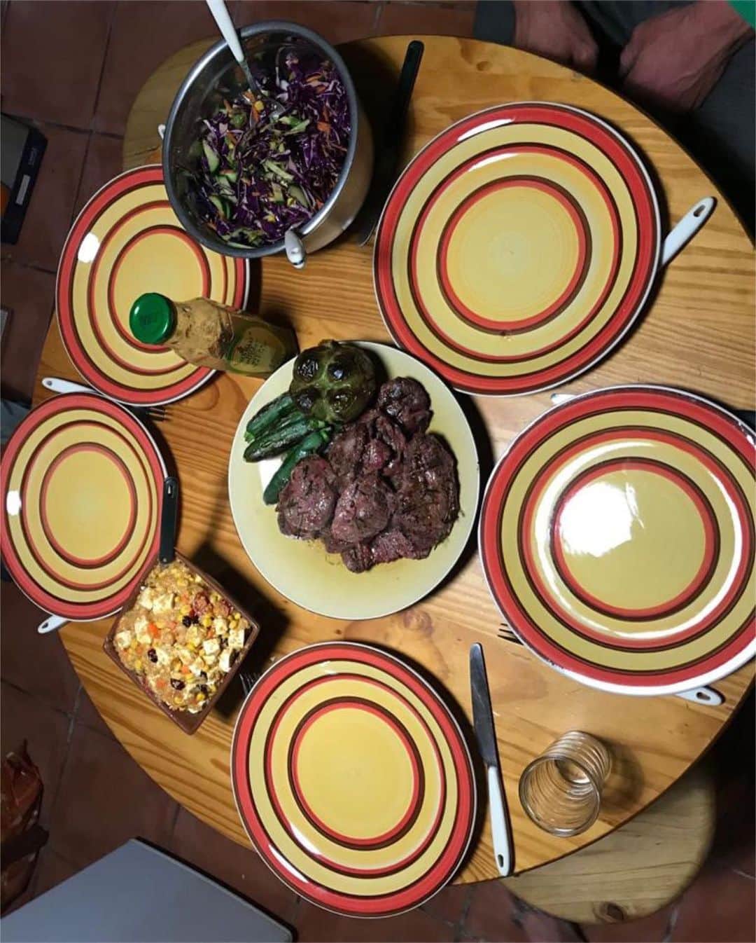 バーバラ・ザンガールさんのインスタグラム写真 - (バーバラ・ザンガールInstagram)「Five star gipsy cook @brittany_griffith is giving her very best in the kitchen! #feedthehungryaustrians #foodborn #passion」7月29日 14時04分 - babsizangerl