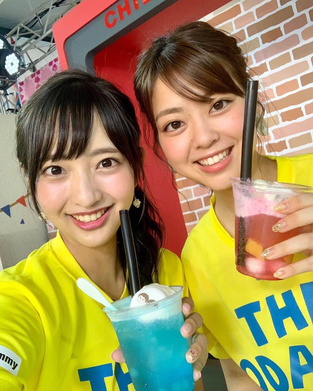 フジテレビアナウンサーのインスタグラム：「初めまして✨ フジテレビ新人アナウンサーの藤本万梨乃(ふじもと まりの)です。 すでに登場はしていますが、これからは #1年目の目👀 というハッシュタグで投稿もしていきます！！ ついに THE ODAIBA2019始まりましたね🎊 先日、2年目のちひろさんとリポートしてきました😊とっても楽しかったです！ CMなども流れるのでぜひ見てください💓  #フジテレビ #杉原千尋 #藤本万梨乃 #1年目の目👀  #THEODAIBA2019 #フジテレビアナウンサー」