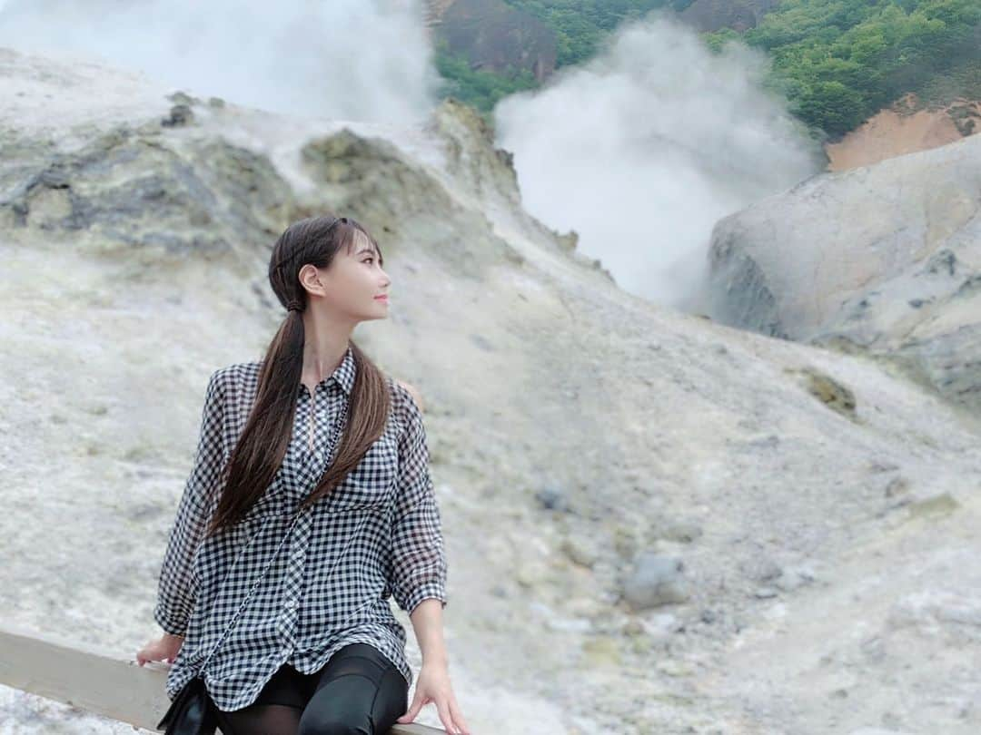 百合華さんのインスタグラム写真 - (百合華Instagram)「I went to Jigoku hell valley ♨️♨️♨️♨️♨️﻿ ﻿ #北海道 ﻿ #登別 ﻿ #登別温泉 ﻿ #地獄谷﻿ #地獄谷温泉﻿ #湯けむり」7月29日 14時46分 - yurika.lovelily