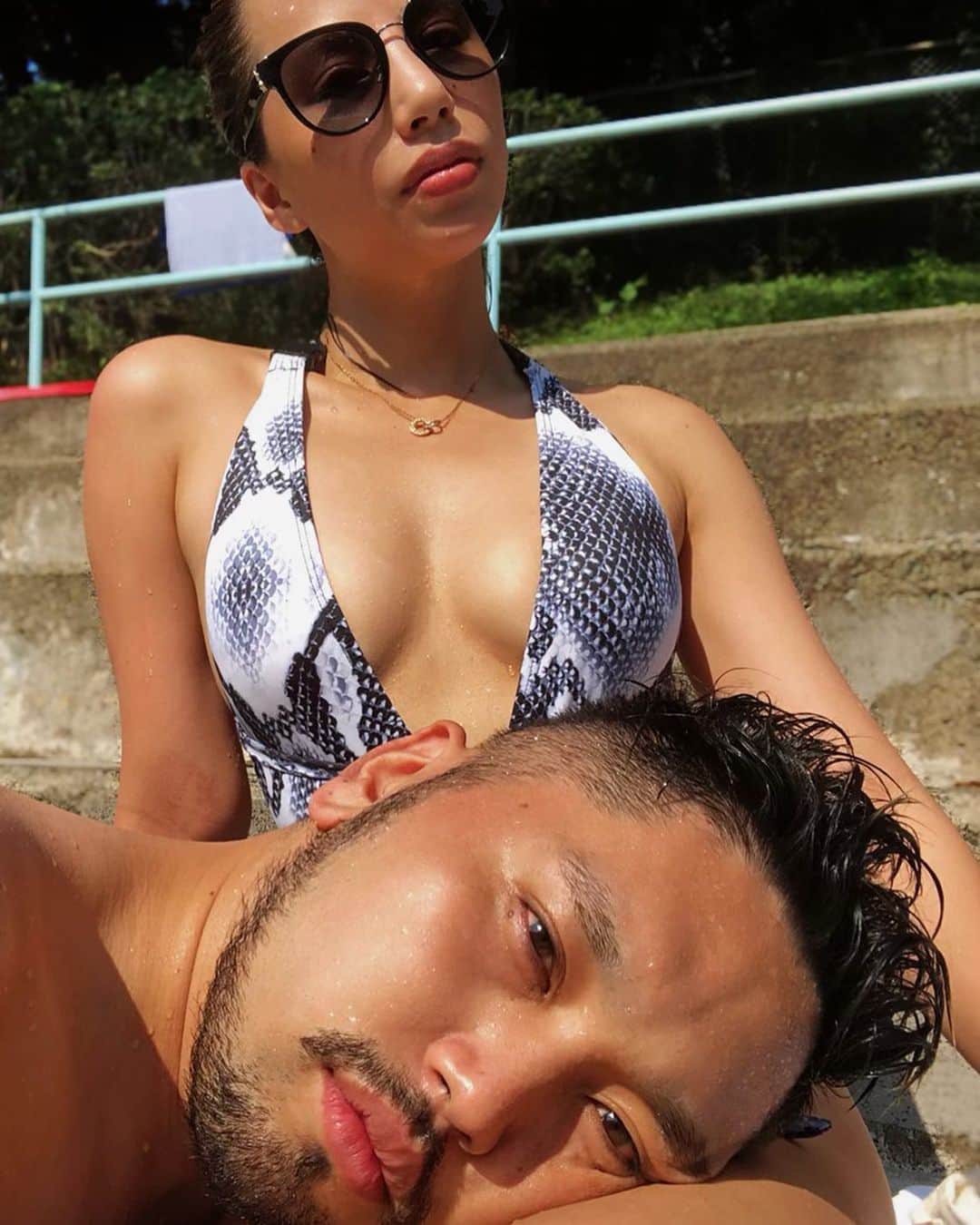 チャベス愛さんのインスタグラム写真 - (チャベス愛Instagram)「あついですね。夏ですね。 水着ですね。彼氏じゃないよ。 りょうちゃんだよ笑  #彼氏じゃないよ #水着だよ #プールだよ #bikini」7月29日 15時04分 - ai_officialx