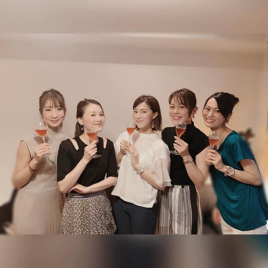 宇月颯さんのインスタグラム写真 - (宇月颯Instagram)「．﻿ ． ﻿ ♡りな♡﻿ ¨̮॰*✩ᎻᎯᏢᏢᎩ ᏴᎥᏒᎢᏲᎠᎯᎩ✩*॰¨̮﻿ 2019.7.29﻿ ﻿ #彩星りおん#りな﻿ #お誕生日祝い﻿ #宝塚#90期#同期﻿ #宝塚入る前からの#大の仲良し!!﻿ #この1年もりなに幸あれ!!﻿ #妃乃あんじ さん﻿ #煌月爽矢#中原由貴﻿ #風凛水花﻿ #ちょっとだけちゃぴ#愛希れいか﻿ #みんな元月組﻿ #7月29日﻿」7月29日 15時21分 - hayate_uzuki_official