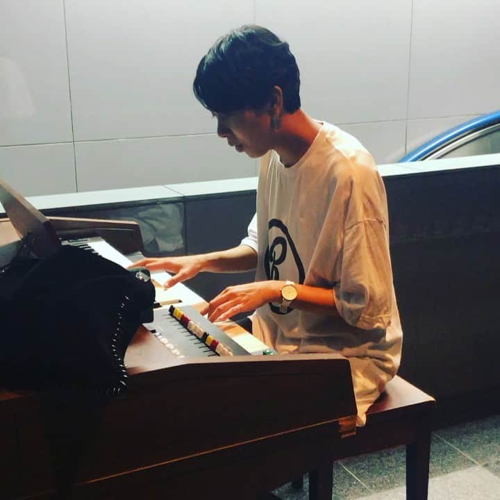 LOVEのインスタグラム：「急にオルガン。 中野ヤバイ。  #1000日の夏」