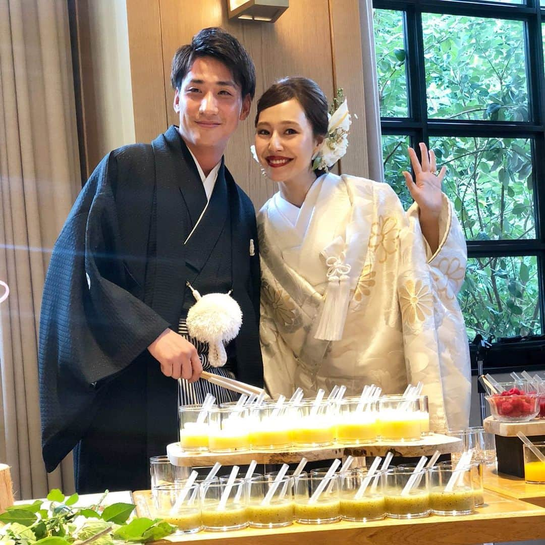 葛岡碧さんのインスタグラム写真 - (葛岡碧Instagram)「石川理咲子ちゃん💝山本紘之さんの結婚式💒✨ ・ ・ 嬉しくて、そして感動🥺✨ キラキラ輝く幸せいっぱいの2人に見とれてしまう、素敵な式でした🥰 Happy〜な一日😍  おめでとう〜😊✨✨ りさりさとっても綺麗だったよ💕」7月29日 15時47分 - midori_kuzuoka