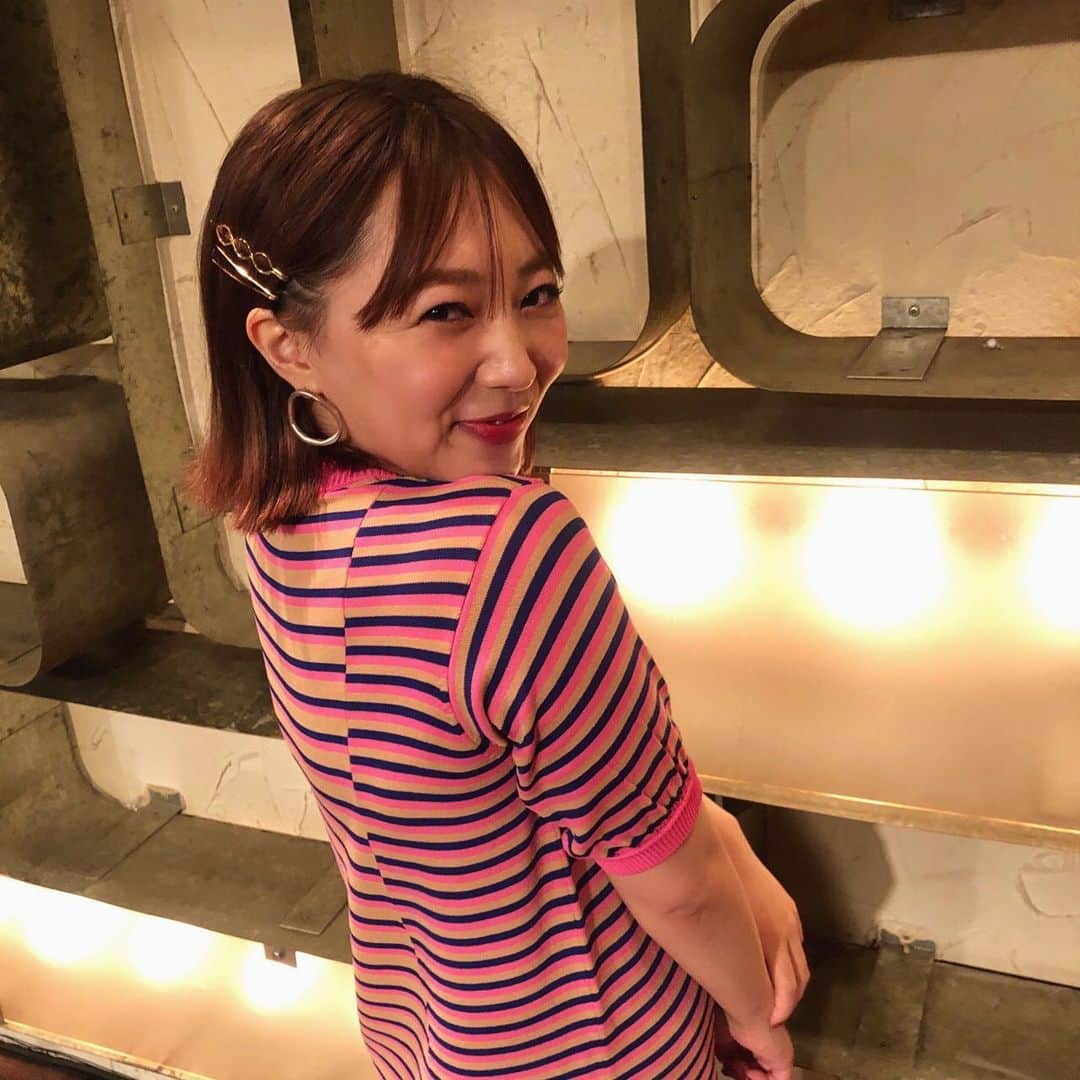 橋本愛奈さんのインスタグラム写真 - (橋本愛奈Instagram)「ゆる〜〜く心地よい時間でした 歌うのたのしい、幸。 ずっとうたってたいなあ (顔が綻びすぎてまりもっこりみたいな目になっとるな) みんな、ありがとうございました！らぶ！幸あれ！ #芋会 #アコースティックライブ」7月29日 16時07分 - aina_hashimot0