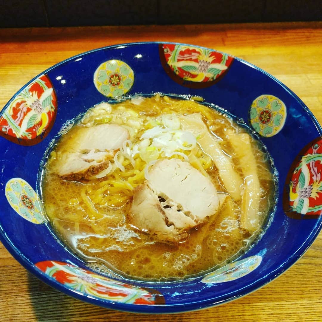 越中睦士のグルメインスタ