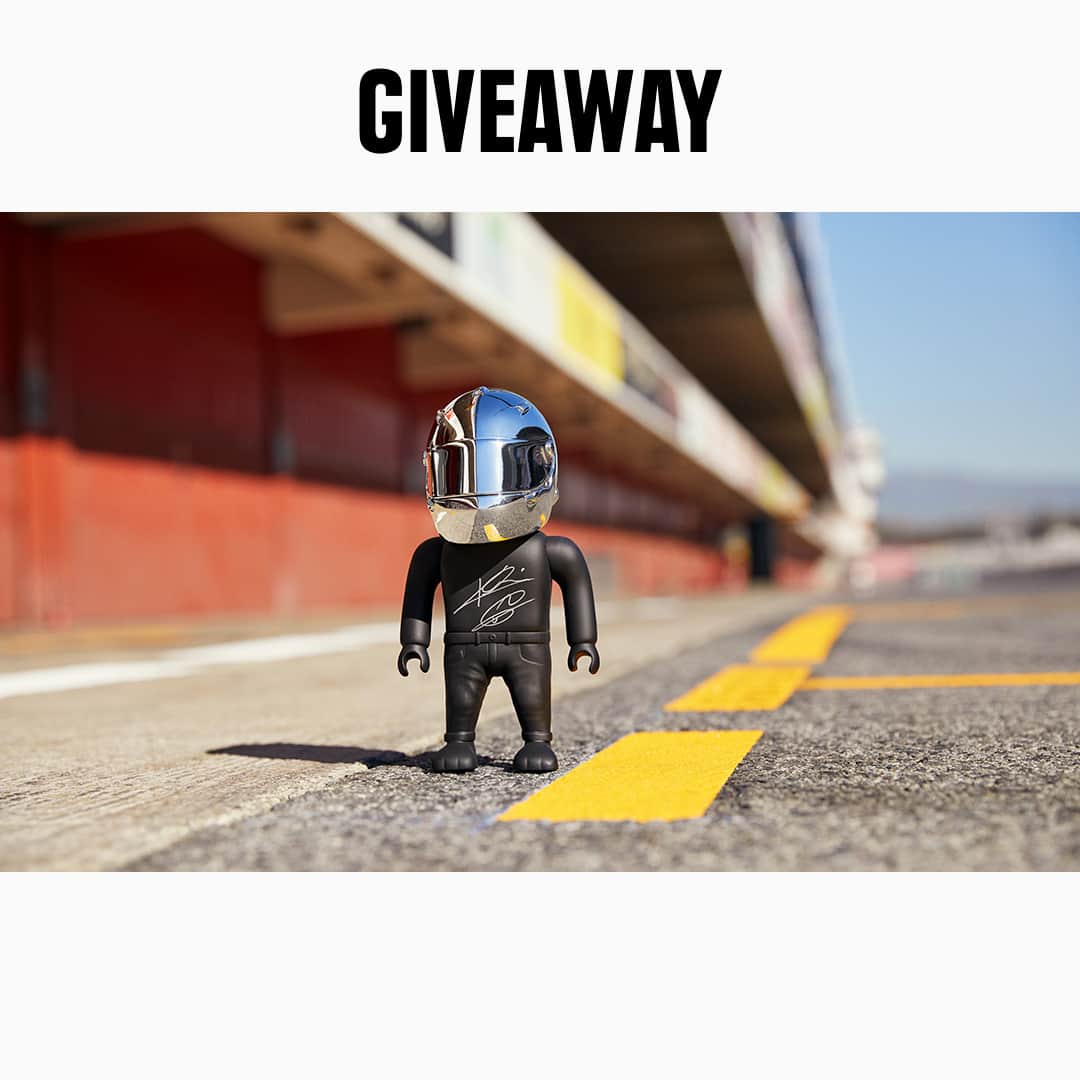 のインスタグラム：「EDIT: thank you all for participating! We have now picked and contacted the winner. GIVEAWAY* After hanging out with the best, a.ka. @kevinmagnussen and @grosjeanromain, our denim bulldog became a race bulldog. 🏁 We're celebrating this achievement by giving away one race bulldog signed by both Kevin and Romain. It's the perfect collector's item for any @haasf1team fan. To participate, tell us in the comment field below: what is to this day the best memory you have as a @haasf1team fan? *The competition runs in the period 29 July - 04 August 2019. The competition is not sponsored or administered by, or in any way associated with Instagram. To participate, read full Terms & Conditions here: https://jackjones.co/2YCvWkA」
