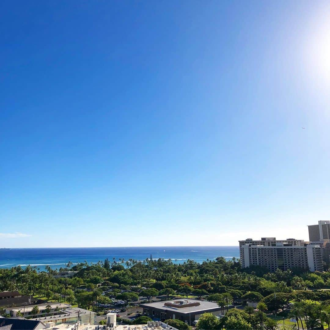 林香里さんのインスタグラム写真 - (林香里Instagram)「ａｌｏｈａ～～～🌈🌺🐢💃🌴 #hawaii#waikiki#honolulu#aloha #summer#family#familyvacations #hawaiitrip#hawaiilife#mama」7月29日 16時48分 - kaori_hayashi1203