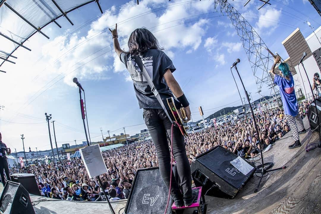 HEY-SMITHのインスタグラム：「7/28(日) 青森県 八食センター駐車場特設ステージ “八食 SUMMER FREE LIVE 2019” photo by @hayachinphoto」