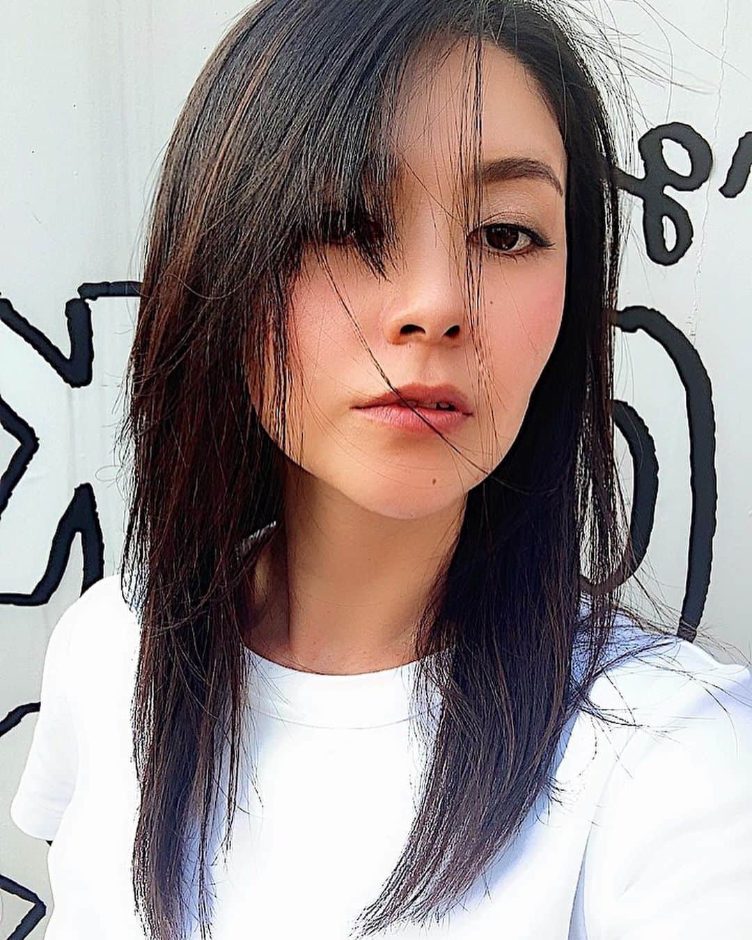 のインスタグラム：「ケラチントリートメント でさら艶髪蘇った✩.*˚ 20代の頃の髪 お帰り✴︎✳︎＊ アラフォーになると 色んなメンテナンス 必要だよね｡:.ﾟஐ⋆* #ケラチントリートメント #さら艶髪 #艶髪 #さらさらヘアー #アラフォー髪の悩み」
