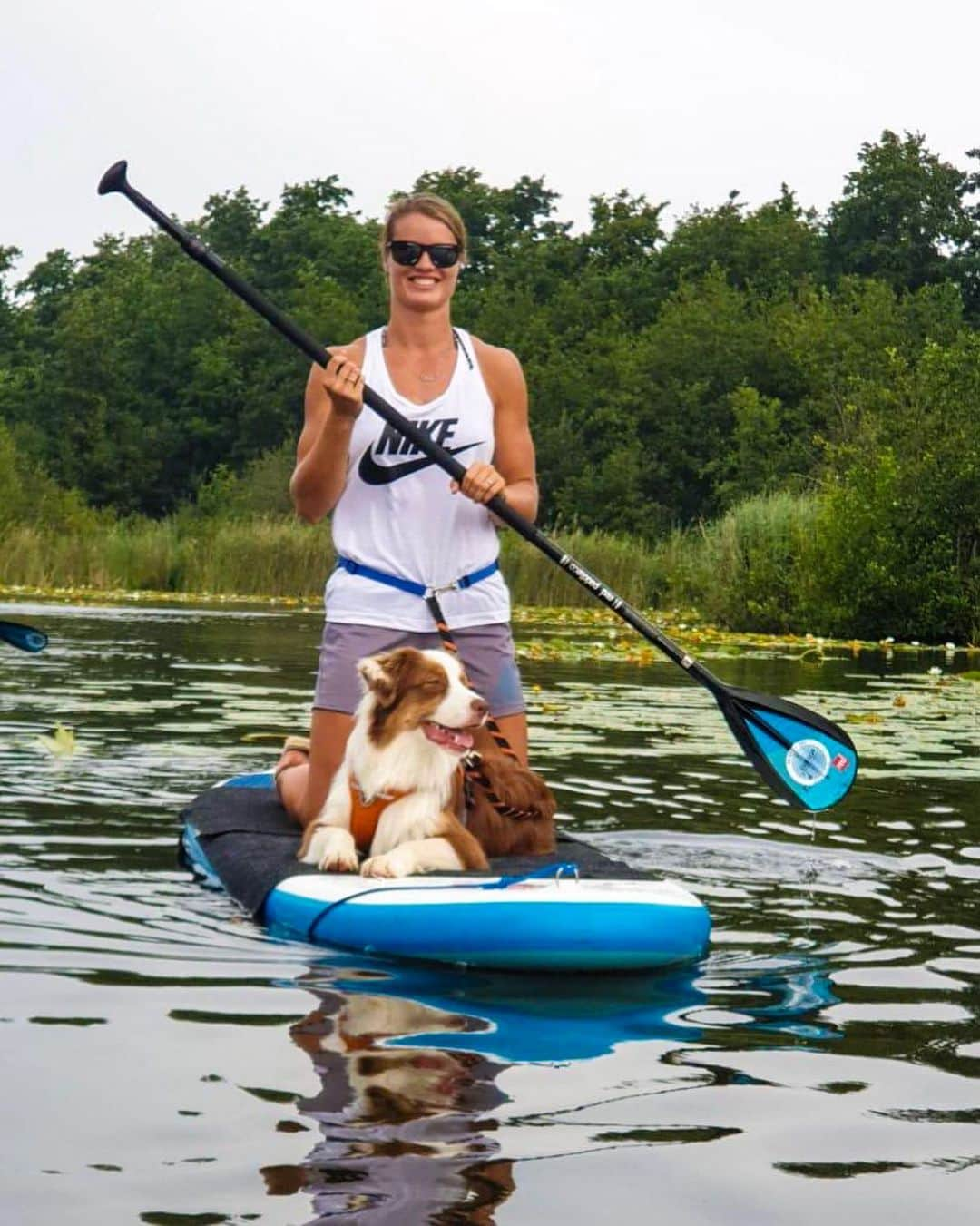 ダフネ・シパーズさんのインスタグラム写真 - (ダフネ・シパーズInstagram)「Best SUP mate ever! 🐶🏄🏼‍♀️😎 Everything under control 🧘🏼‍♀️ @mexx_the_aussie #sup」7月29日 17時42分 - dafne_schippers