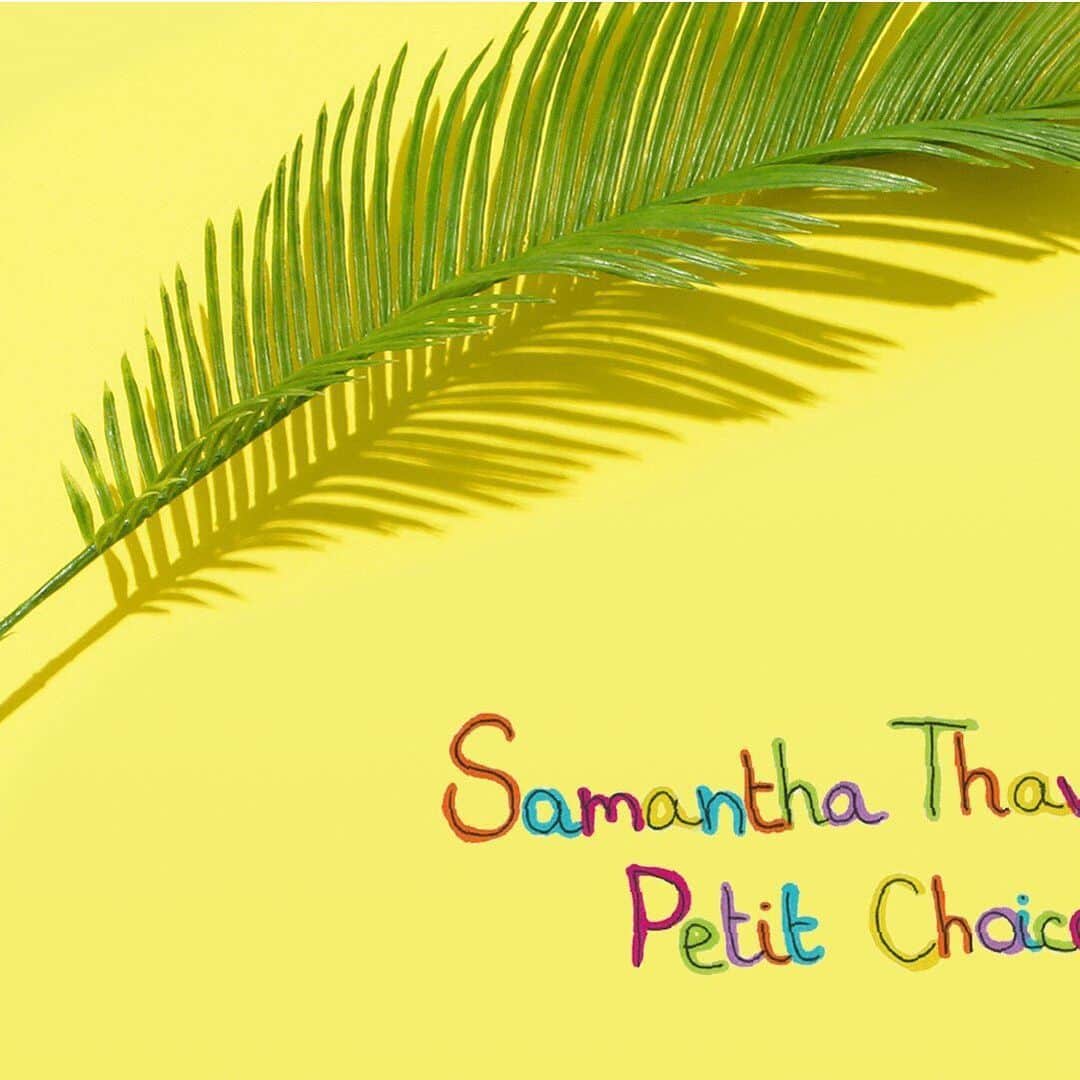 Laraさんのインスタグラム写真 - (LaraInstagram)「I’m super happy to announce my new project with 😊@samantha.thavasa.petit.choice!! @cloudy.tokyo x @fa_la_lara  For @npo_doooooooo school . . . 「CLOUDY」× 「Artist Lara」× 「Samantha Thavatha」 . ✨  Thank you for your support 😊 . 私がとっても楽しみにしていたプロジェクトが今日から始まります🥰 私が今年の1月にガーナの @npo_doooooooo を訪ね描いた絵がサマンサタバサからチャリティ商品になりました。 売上の一部は子供達の文具になります📚 @cloudy.tokyo と @samantha.thavasa.petit.choice と私 @fa_la_lara の想いと願いがこもった商品です。 いつも皆様の暖かいサポートに感謝しています。✨🙋‍♀️ . . . 📢以下、サマンサタバサからのお知らせです🌟 . 本日7月29日(月)~サマンサタバサ公式オンラインショップ、サマンサタバサプチチョイス下記8店舗限定で発売いたします。 .  8月21日(水)~9月1日(日)の期間中サマンサタバサ表参道GATESポップアップデジタルストアにてポップアップイベントを 開催予定 . イベントには「Artist Lara」が来店予定。. . 【展開店舗】 期間:7/29(月)~8/18(日) サマンサタバサプチチョイス 大丸札幌店  サマンサタバサプチチョイスデジタルストア ルクア大阪店  サマンサタバサプチチョイスデジタルストア アミュプラザ博多店  期間:7/29(月)~8/7(水)  サマンサタバサプチチョイスプラス 渋谷ヒカリエShinQs店  サマンサタバサプチチョイス 西武池袋本店  サマンサタバサプチチョイスプラス なんばCITY店  期間:8/9(金)~8/18(日) サマンサタバサプチチョイス 小田急新宿店  サマンサタバサプチチョイス ジェイアール京都伊勢丹店 . . ★スペシャルポップアップストア  期間:8/21(水)~9/1(日)  サマンサタバサ 表参道GATESポップアップデジタルストア店  イベントの詳細はInstagramにて随時更新予定。. . #サマンサタバサプチチョイス #サマンサタバサ #samanthathavasapetitchoice #samanthathavasa #CLOUDY#lara #artistLara#ガーナ#エシカル#ファッション#カゴバッグ#iPhoneケース#サコッシュ#アフリカ」7月29日 17時57分 - fa_la_lara