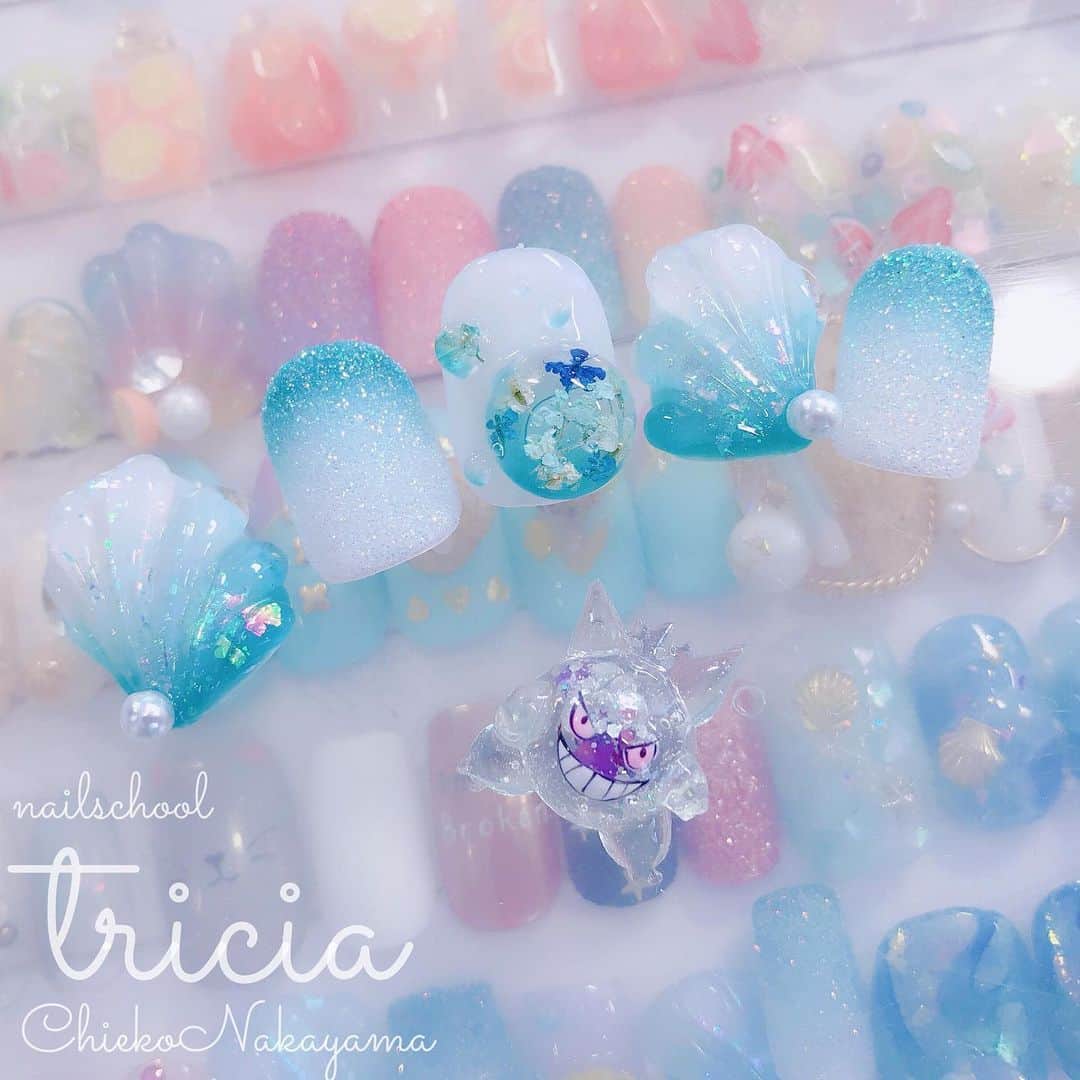 のインスタグラム：「貝殻ネイル🐚 お写真協力頂いた方ありがとうございました😊🙏🙏 #tricia #nailschool #ネイルスクール #トリシア #表参道 #ネイルスクールトリシア #ネイルスクールtricia」