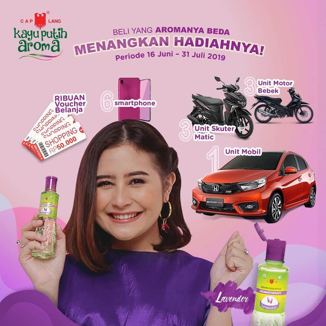 Prilly Latuconsinaさんのインスタグラム写真 - (Prilly LatuconsinaInstagram)「Hi girls, udah beli Kayu Putih Aroma favoritmu? Kalau belum, yuk beli karena ada hadiah kece menanti dari SMARTPHONE sampai MOBIL. Keren banget kan?  Cek mekanisme lengkapnya di akun @temanhati_id . Buruan beli sekarang jangan sampai kehabisan!  #EksisGueBedaKPA #KayuPutihAroma」7月29日 18時28分 - prillylatuconsina96