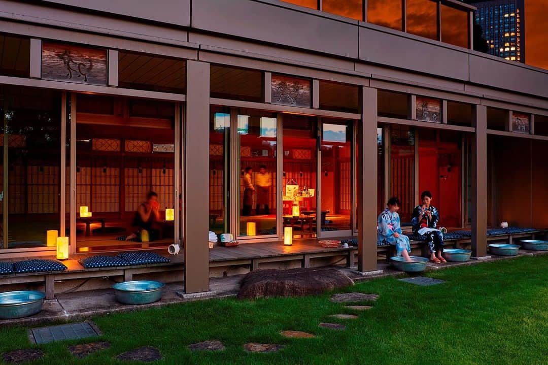 ザ・プリンス パークタワー東京さんのインスタグラム写真 - (ザ・プリンス パークタワー東京Instagram)「本格的な夏が到来。  ザ・プリンス パークタワー東京と東京プリンスホテル(@tokyoprincehotel)が提案する夕涼み。 ドレスアップして楽しむおとなの夏フェスや、期間限定の和風カフェで思い思いのひとときを過ごしませんか。 「TOKYO夕涼み」Instagramキャンペーン実施中！ ホテルのアカウントをフォロして、#TOKYO夕涼み で素敵な夕涼み写真をシェア！ ⠀⠀⠀⠀⠀⠀⠀ Summer has fully and finally arrived. Come and enjoy the cool of the evening at The Prince Park Tower Tokyo and Tokyo Prince Hotel (@tokyoprincehotel). We all love to dress up for the summer festival season, so come join us for drinks and events, including our limited-time only Japanese-style cafe. ⠀⠀⠀⠀⠀⠀⠀ Share your own images with us by tagging @princeparktowertokyo ————————————————————— #TokyoTower #princeparktower #princehotels #tokyo #japan #beautifulhotels #tokyohotel #shibakoen #akabanebashi #azabujuban #ThePreferredLife #TOKYO夕涼み #SUZUMUSHICAFE」7月29日 19時05分 - princeparktowertokyo