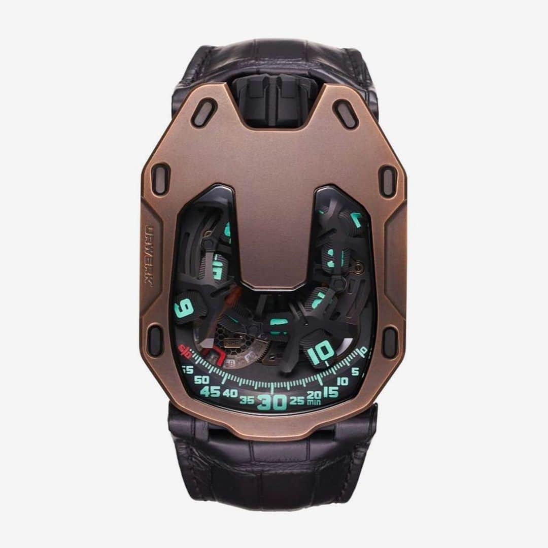 HYPEBEASTさんのインスタグラム写真 - (HYPEBEASTInstagram)「@hypebeaststyle: @urwerkgeneve is set to release a special limited-edition UR-105 watch. Taking some of the best design cues from Urwerk’s repertoire — the domed glass from the UR-103, the oversized crown from the UR-200, and acid-green SuperLuminova from the UR-105 Kryptonite — this limited watch features a steampunk-esque, sandblasted bronze 39.5mm case. There is currently no pricing available, but those interested can register for a chance to purchase the watch over at thehourglass.com.⁠⠀ Photo: @thehourglass_ss」7月30日 5時03分 - hypebeast