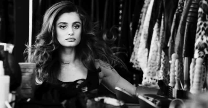 ジェローム・デュランのインスタグラム：「For those of you who want to know a little more about the gorgeous @taylor_hill here’s a piece I directed for the launch of #TeaseHeartbreaker perfume for @victoriassecret She’s not only a pretty face she’s smart and tough too! Loved shooting in super 8! I miss film:) Thank you as usual for an amazing team! 🖤🖤🖤」