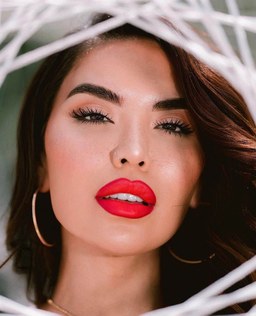 iluvsarahiiさんのインスタグラム写真 - (iluvsarahiiInstagram)「Stepped out of my go-to nude shade to drop some color for National Lipstick Day 💋 What is your favorite lipstick to wear? Do you have 1 or 100 like me heehee  __________________________________ Lipstick in -Laugh Louder @maybelline Photo by @walvero」7月30日 5時41分 - iluvsarahii