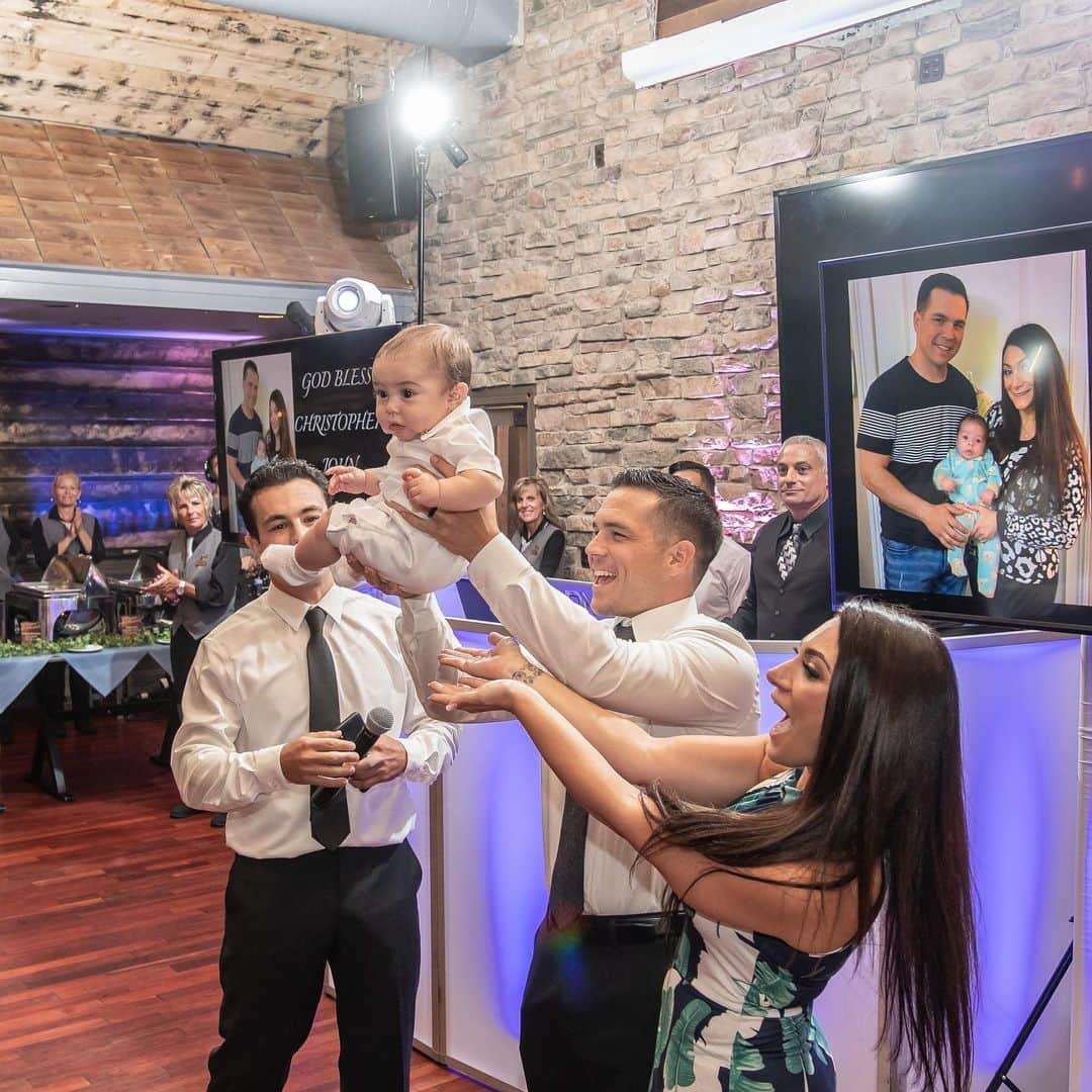 ディーナ・ニコール・コルテーゼのインスタグラム：「Nants ingonyama bagithi baba..Sithi uhhmm ingonyama 🦁 🙏🏽 📸: @magicmomentsnj  #cjsbaptism #godblesschristopherjohn #proudparents」