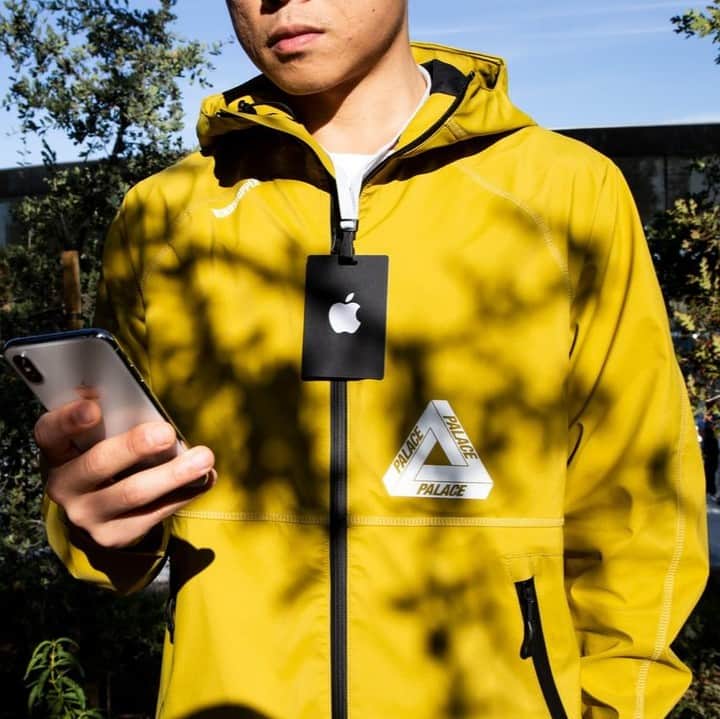 HYPEBEASTさんのインスタグラム写真 - (HYPEBEASTInstagram)「#hypebeasttech: @apple's 2020 iPhone models will reportedly utilize 5G technology for the first time. According to top Apple tech analyst Ming-Chi Kuo, "Apple will offer 5G in all models to better compete with lower-cost Android smartphones that will support 5G. We now have more resource for developing the 5G iPhone after the acquisition of Intel's smartphone modem business." Apple users will have to wait until next year for 5G-ready devices, as the 2019 models will still only run on the 4G networks. Tap our bio link for more details on the 5G-capable iPhones. ⁠ Photo: Eddie Eng/HYPEBEAST」7月30日 5時58分 - hypebeast