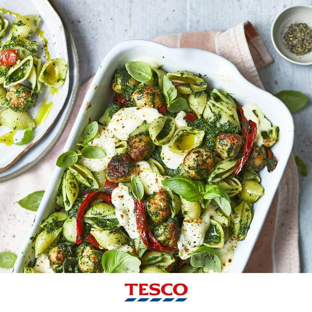 Tesco Food Officialさんのインスタグラム写真 - (Tesco Food OfficialInstagram)「The sun is shining and dinner is served. Check out these healthier family dinners, perfect for beautiful balmy evenings. Search on Tesco Real Food under ‘Healthy’ – link in bio.  FISH & COUSCOUS PARCELS – cod, veg and grains all baked together PIRI-PIRI PORK KEBABS WITH TOMATO RICE – dairy- and gluten-free PESTO CHICKEN MEATBALL BAKE – try half-fat mozzarella in pasta bakes PEA & MINT SPAGHETTI – use frozen peas to make a refreshing summery sauce」7月29日 21時05分 - tescofood