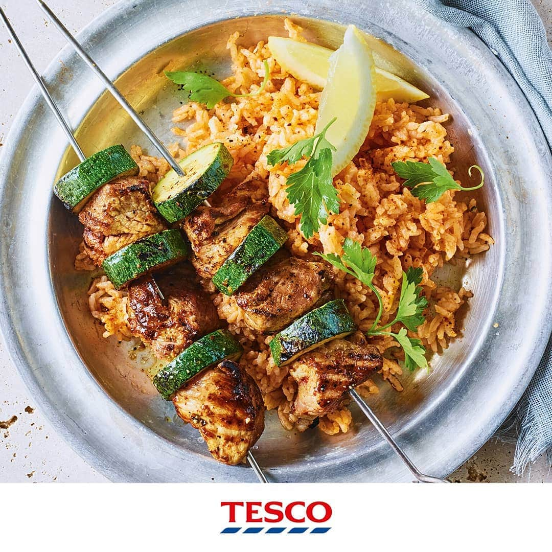 Tesco Food Officialさんのインスタグラム写真 - (Tesco Food OfficialInstagram)「The sun is shining and dinner is served. Check out these healthier family dinners, perfect for beautiful balmy evenings. Search on Tesco Real Food under ‘Healthy’ – link in bio.  FISH & COUSCOUS PARCELS – cod, veg and grains all baked together PIRI-PIRI PORK KEBABS WITH TOMATO RICE – dairy- and gluten-free PESTO CHICKEN MEATBALL BAKE – try half-fat mozzarella in pasta bakes PEA & MINT SPAGHETTI – use frozen peas to make a refreshing summery sauce」7月29日 21時05分 - tescofood