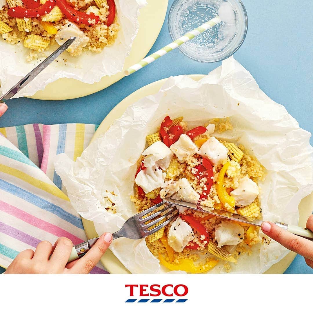 Tesco Food Officialさんのインスタグラム写真 - (Tesco Food OfficialInstagram)「The sun is shining and dinner is served. Check out these healthier family dinners, perfect for beautiful balmy evenings. Search on Tesco Real Food under ‘Healthy’ – link in bio.  FISH & COUSCOUS PARCELS – cod, veg and grains all baked together PIRI-PIRI PORK KEBABS WITH TOMATO RICE – dairy- and gluten-free PESTO CHICKEN MEATBALL BAKE – try half-fat mozzarella in pasta bakes PEA & MINT SPAGHETTI – use frozen peas to make a refreshing summery sauce」7月29日 21時05分 - tescofood