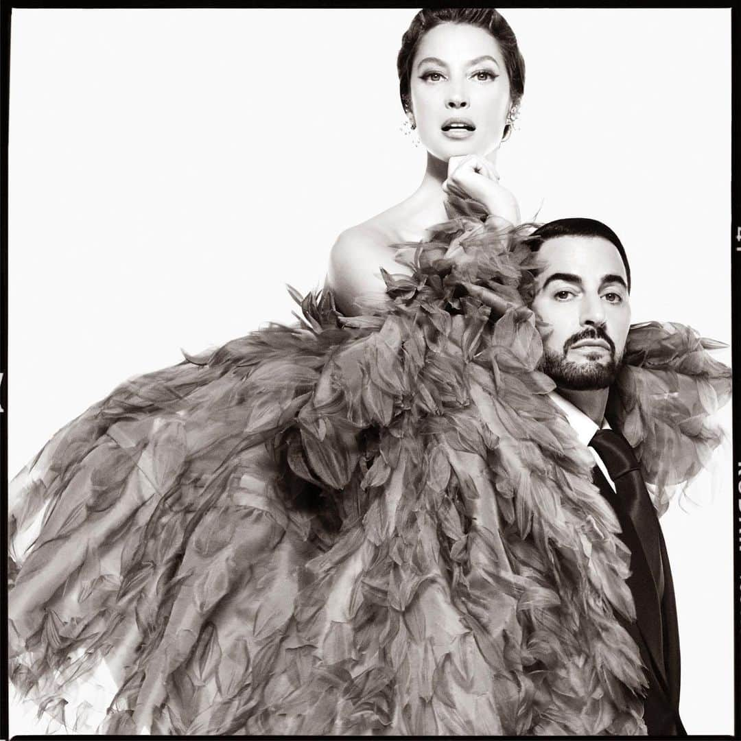 マーク・ジェイコブスさんのインスタグラム写真 - (マーク・ジェイコブスInstagram)「Christy and me by Steven. What more could I dream of? Dress RUNWAY FALL 2019 MARC JACOBS  Styling @kegrand Hair @guidopalau Make Up @patmcgrathreal Models @cturlington and @themarcjacobs Photographed by #stevenmeisel」7月29日 21時29分 - themarcjacobs