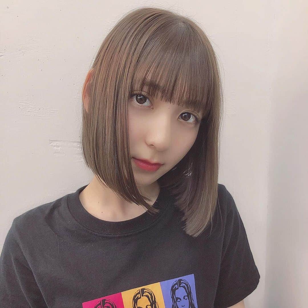 松岡菜摘のインスタグラム：「. . イベントとコンサートたくさんだから 髪可愛くしてもらったよ❤︎ . #newhair #haircolor  #髪色 #かわいい #夏楽しみ #🥰」