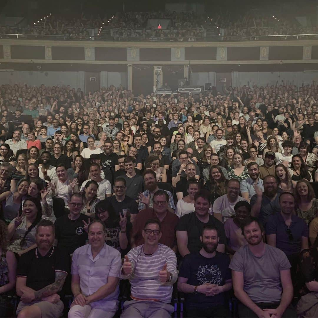 フレッド・アーミセンさんのインスタグラム写真 - (フレッド・アーミセンInstagram)「Thank you Toronto! Happy 100th birthday @thedanforthmusichall! A big thank you to @sloandude and @leftfordamian for participating in the show, as well as @minibird95, who joined us on stage. I want to figure out a way to take a class taught by Damian Abraham about his endless knowledge of punk records. Any city I mention, he can immediately tell me what bands started there and when. I think he may even have flyers memorized. 🇨🇦」7月29日 21時38分 - sordociego