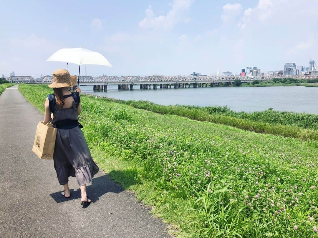 丸高愛実さんのインスタグラム写真 - (丸高愛実Instagram)「お散歩☀️緑が沢山で気持ちよかった〜❤️❤️❤️ #だがしかし暑い #🥵 #抱っこ紐の暑さ #😂 #熱中症に気をつけよう」7月29日 21時31分 - marutakamanami