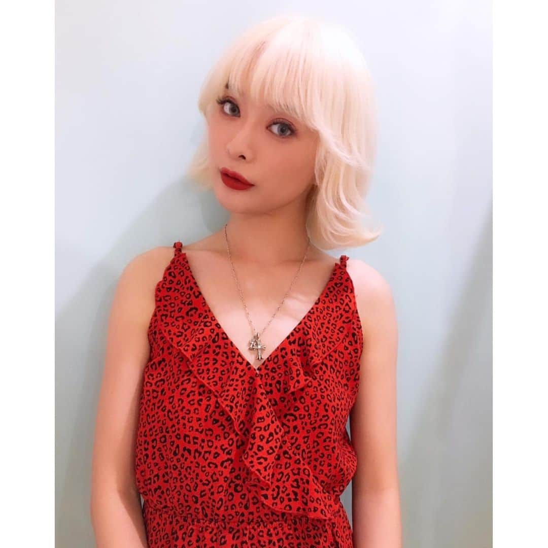 bettie'sclubさんのインスタグラム写真 - (bettie'sclubInstagram)「北出菜奈ちゃん、カラーメンテナンスしました♥︎♥︎ white blond hair。 いつもありがとうございます♥︎ #Bettie #bettiehair」7月29日 21時45分 - bettie_tokyo