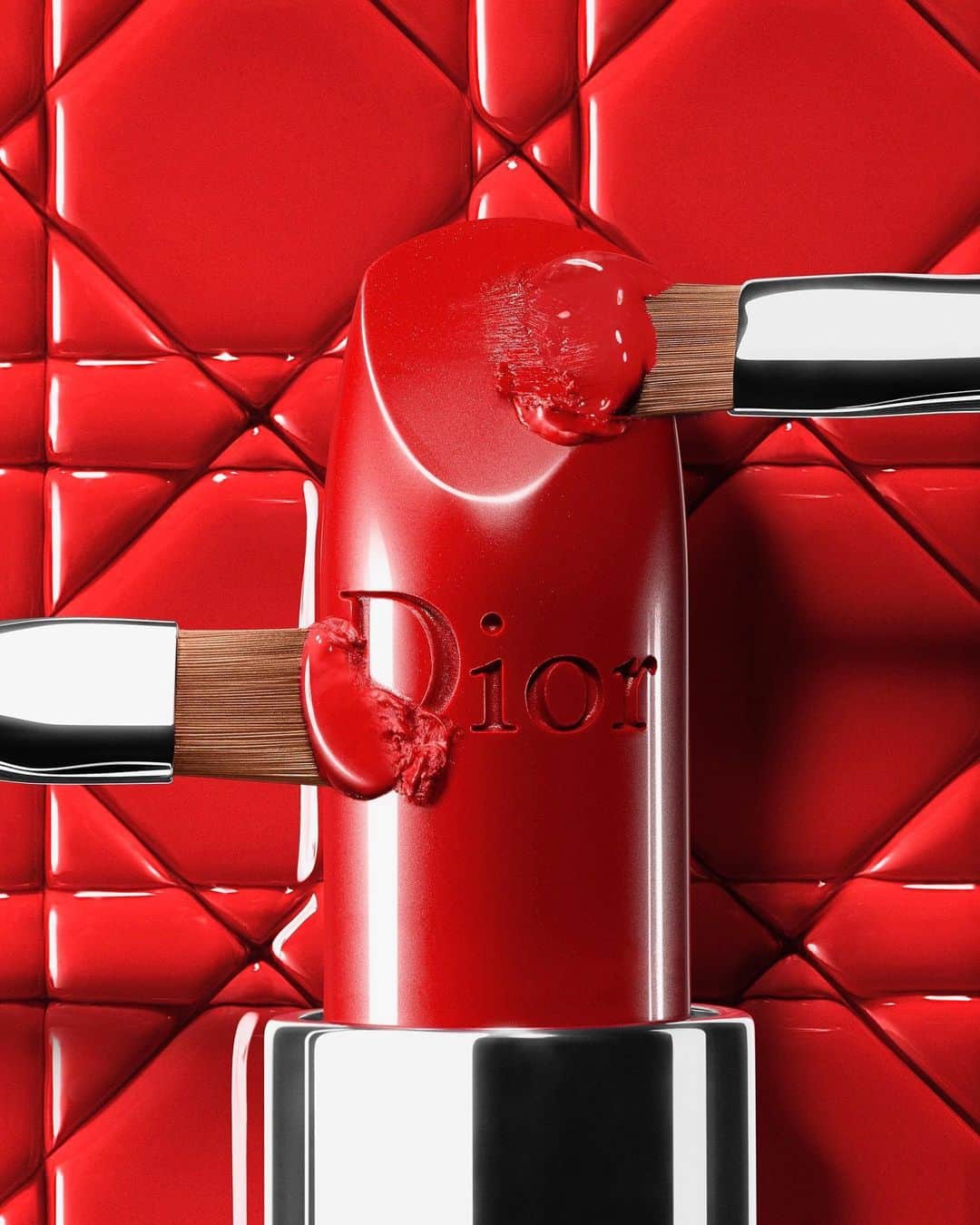 クリスチャンディオールさんのインスタグラム写真 - (クリスチャンディオールInstagram)「Celebrate International Lipstick Day in RED with Rouge Dior 999! • ROUGE DIOR 999 • #lipstickday #rougedior #diormakeup @diormakeup」7月29日 21時56分 - dior