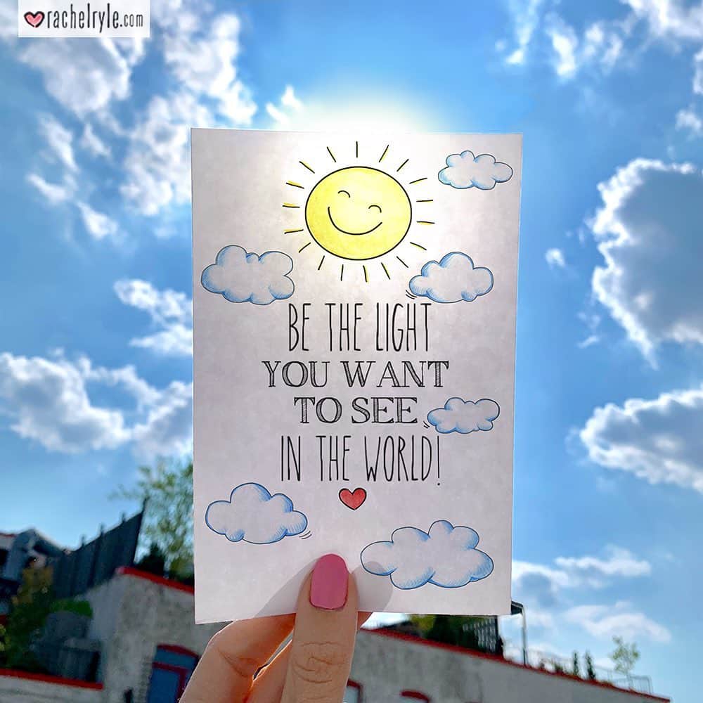 Rachel Ryleのインスタグラム：「There are days that aren’t sunny, and places & times that feel dark in each of our lives. It’s up to us to choose to shine! Be the light you want to see in the world. Before you know it what surrounds you will shine, too! ✨💛☀️💛✨ #art #drawing #illustration #cartoon #uplifting #cute #sunshine #spiritual #quote #motiviationmonday #mondaymotivation」