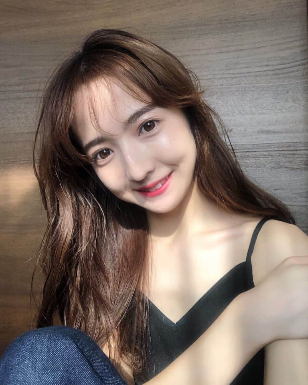 平木愛美のインスタグラム：「thank you ２５歳 🌼🧡 どんどんオトナになっていきますなあ！  日付が変わったら２５歳バイバイ！  今夜は、お誕生日お祝いしてもらうの５年目！！ な大好きさんとバースデー迎えます🎂 当時は２１歳だったと思うと、なんか時間が経つのって早くて不思議だな〜。 もう東京の生活が当たり前の日常で。 何気ないまいにちが、しあわせです。 お仕事にも感謝です。  周りの大好きさんたちに日々感謝❤️ . そして、応援してくださる皆さんに、感謝です。 ストーリーのトークしてると、ふつうに皆んなとお喋りしてる気分になれてしあわせ☺️🌼 これからも宜しくお願い致します💞  #love #happy #25th」