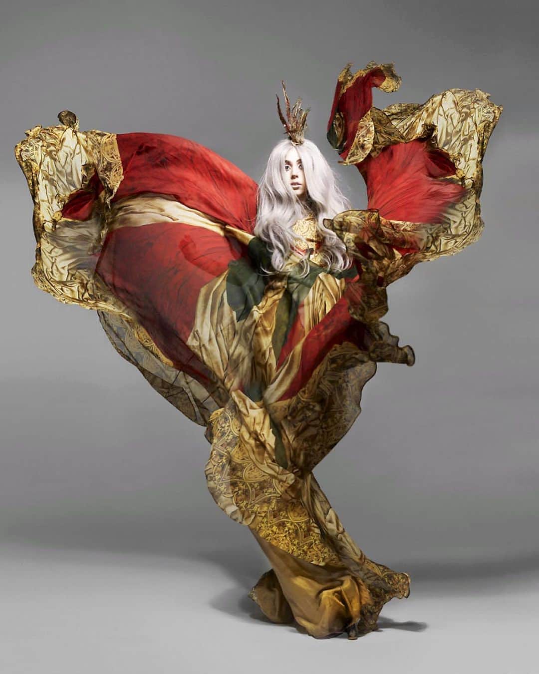 ニコラ・フォルミケッティのインスタグラム：「✨ Fallen angel ✨ // @ladygaga in @alexandermcqueen photo by @nick_knight for @vanityfair 2010 // styling by me 🤘🏼」