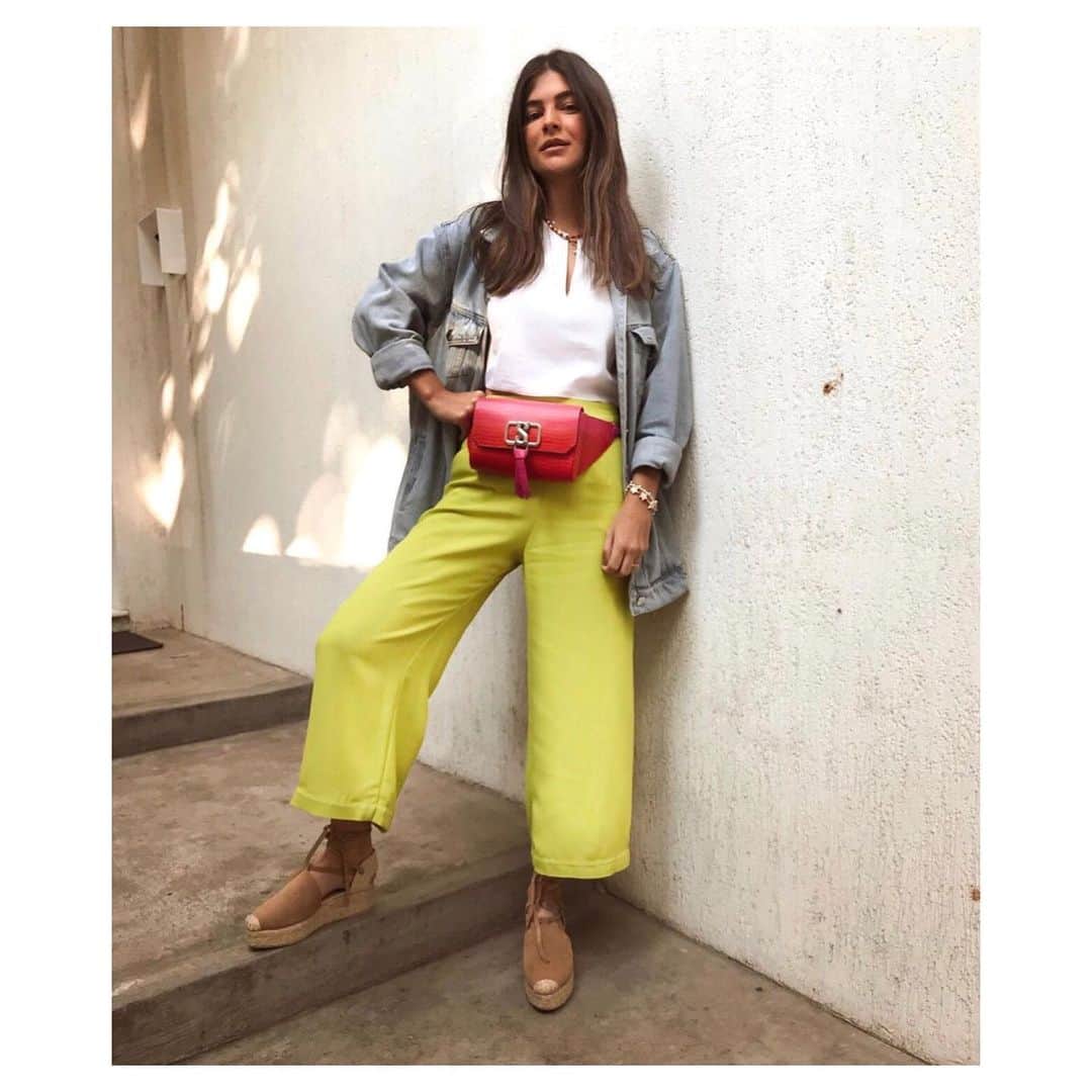 Schutzのインスタグラム：「Morning with style 💕 @lubotto #schutzhandbags #schutzresort」